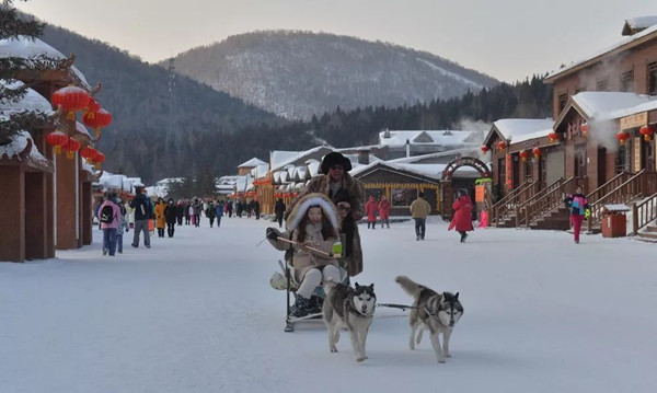 雪乡今年没宰客 仿佛一夜变双峰