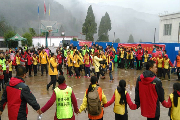 四川仁善源走进泸州古蔺观鱼小学 与孩子手拉手度暖冬